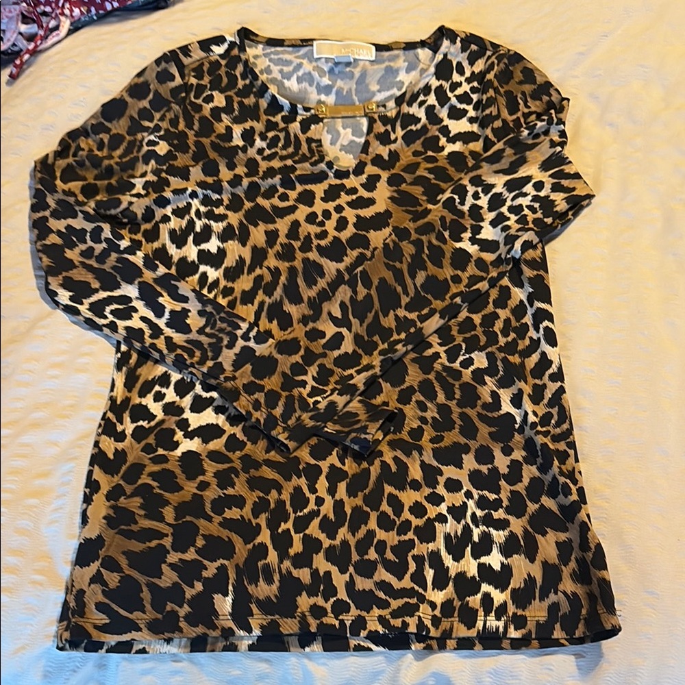 Long sleeve Cheetah Blouse with gold detail